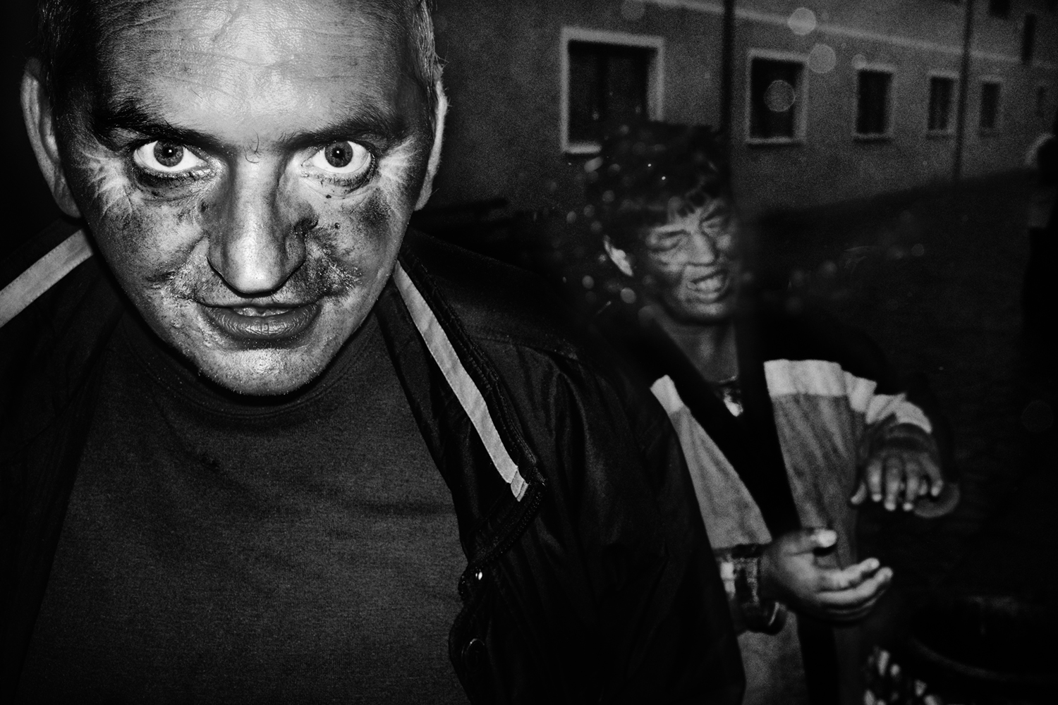 Two psychiatric patients outside psychiatric hospital